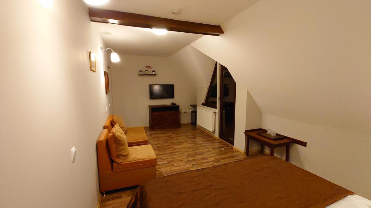 Pensiunea Musatinii Putna (Suceava) Exterior foto